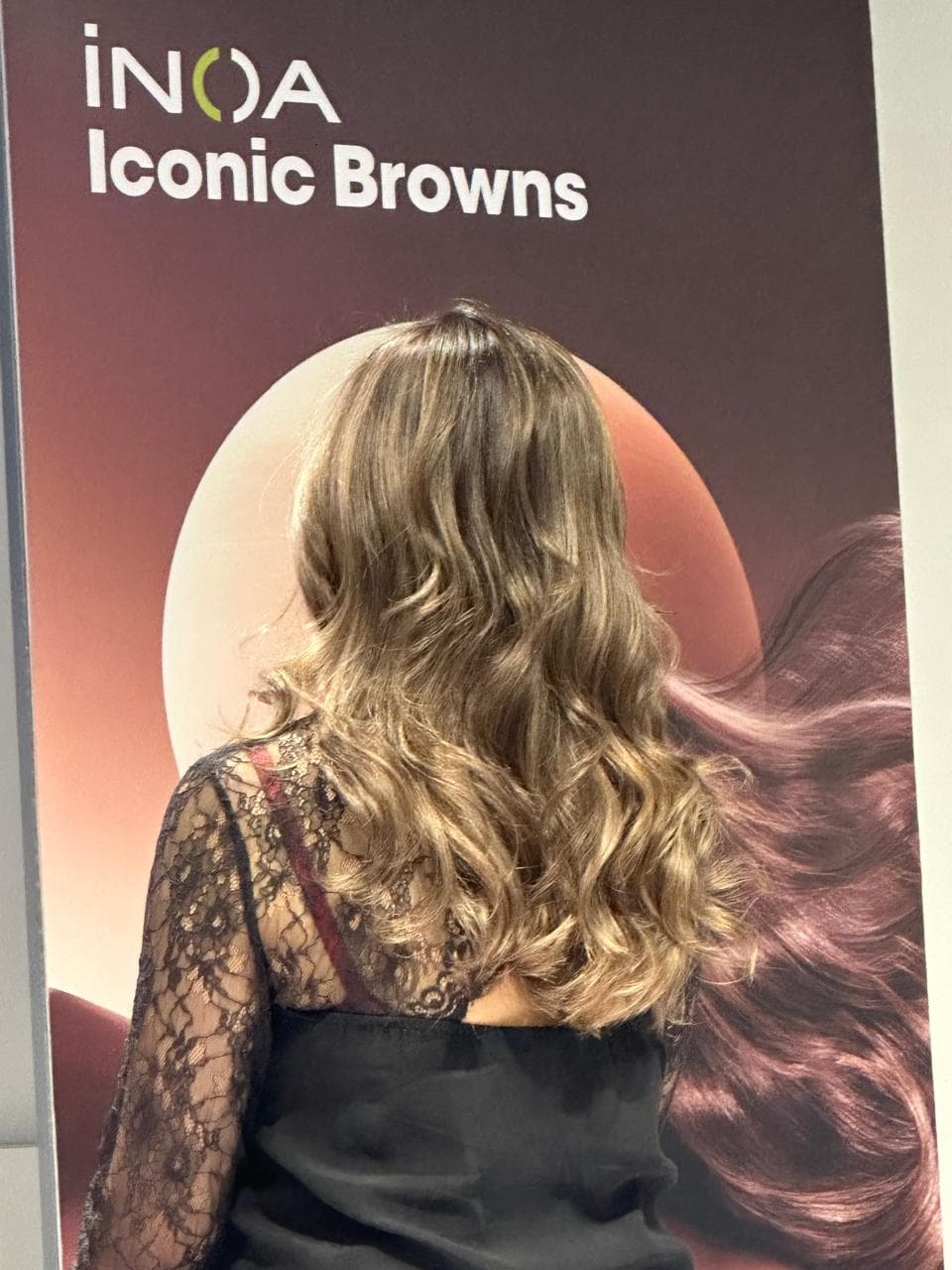Long Wavy Hair with Honey Blonde Highlights and Gloss